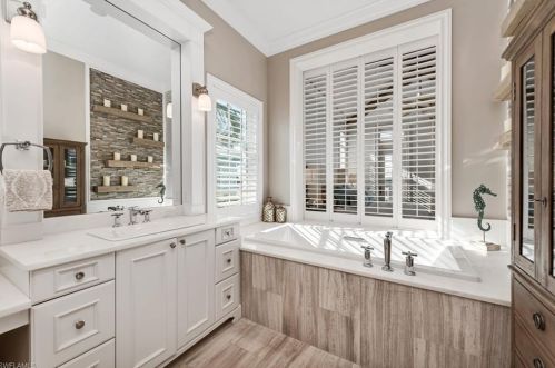 1325 Marlin Dr, Naples FL 34102-1530 exterior