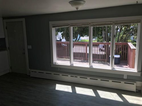 2 Lucas Ave, Middletown RI 02840-3918 exterior