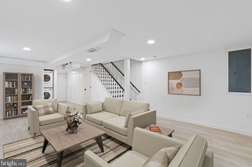 10 Taylor Run Pkwy, Alexandria VA 22314-4978 exterior