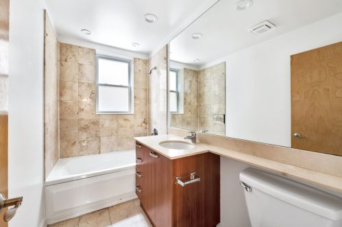 1336 Estes Ave, Chicago IL 60626-5371 exterior