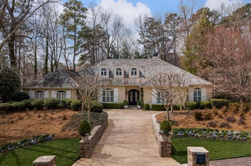 5300 Cross Roads Mnr, Atlanta, GA 30327-4285