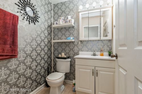 442 Monticello Ave, Chicago IL 60651-2228 exterior