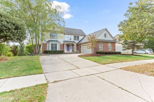 1050 Pointe Pl Blvd, Rochester MI 48307-1794 exterior