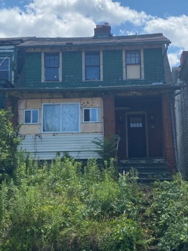 520 Cedarhurst St, Pittsburgh, PA 15210-1440