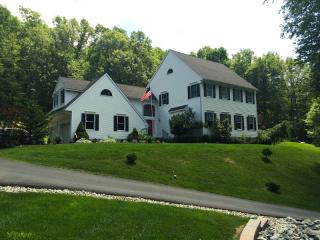 10 Perona Rd, Andover, NJ 07821-5000