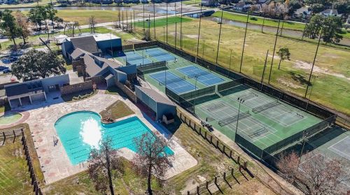 18202 Walden Frst Dr, Humble TX 77346-6023 exterior