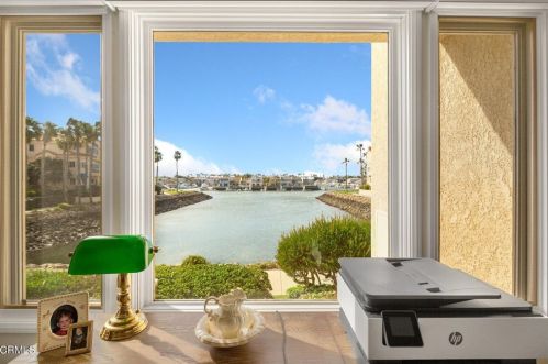 1743 Emerald Isle Way, Oxnard CA  93035-2972 exterior