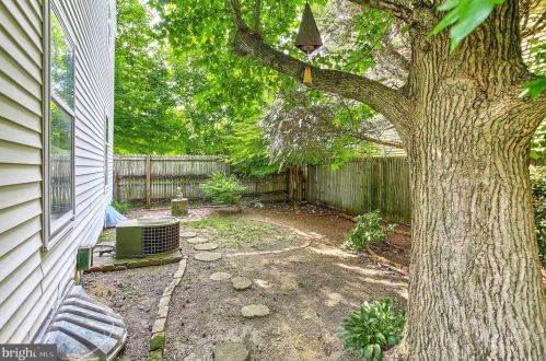 822 Broadway, Hanover PA  17331-2015 exterior