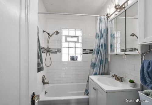 1131 Seneca St, Wyoming MI exterior