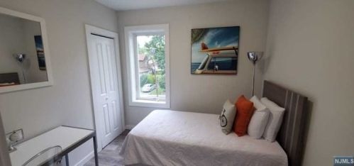 29 Niagara St, Dumont NJ  07628-3405 exterior