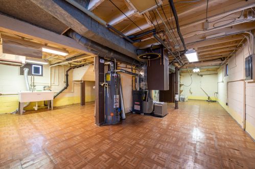 6418 Wright St, Milwaukee WI 53212-2940 exterior