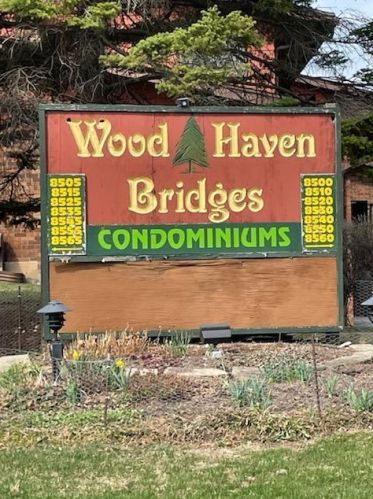 8535 Waterford Ave, Milwaukee WI  53228-2322 exterior