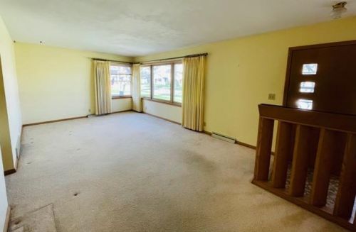 937 91, Milwaukee WI 53225-2726 exterior