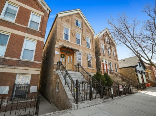 1825 Hermitage Ave, Chicago IL 60613-1106 exterior