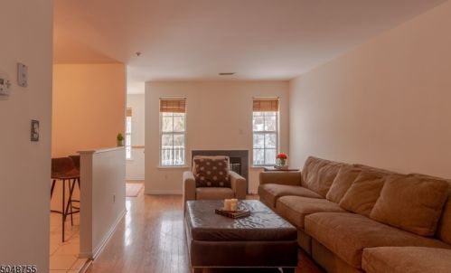 18 Springholm Dr, Berkeley Heights NJ  07922-2721 exterior