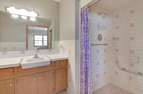 1251 Charlton St, Saint Paul MN 55118-2948 exterior