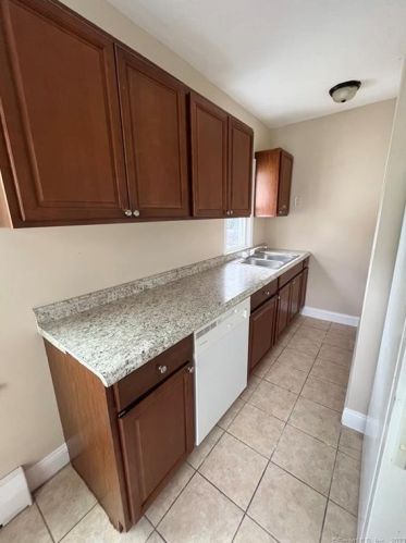 8 Locust St, New Britain CT  06051-3020 exterior