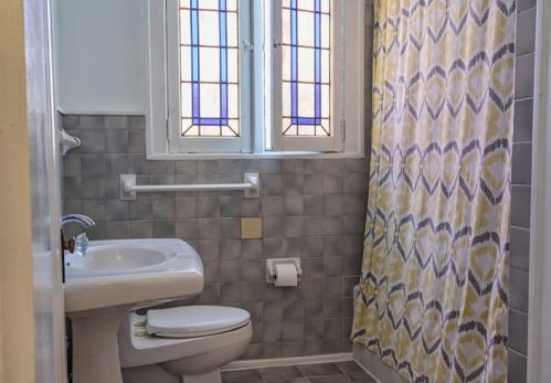 930 Heberton St, Pittsburgh PA 15206-2262 exterior