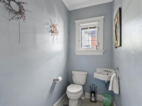 825 13 St, Manitowoc WI 54220-5101 exterior