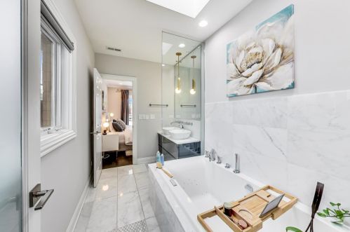 3013 Honore St, Chicago IL 60657-2000 exterior