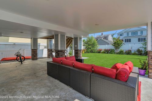 302 Trenton Ave, Point Pleasant Beach NJ 08742-2529 exterior