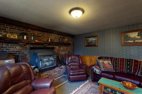 20 Woodward St, Killingly CT 06239-1642 exterior