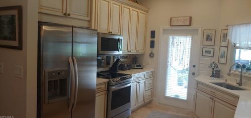 4539 Ashton Ct, Naples FL 34112-8822 exterior