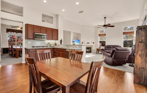 3007 Honey Cir, Folsom CA 95762-6324 exterior