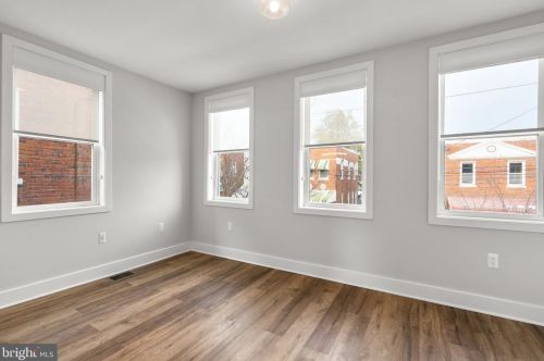 610 Roxboro Pl, Washington DC  20011-1254 exterior