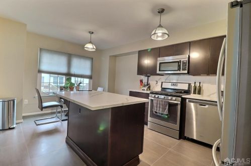 200 Concord Pl, New Brunswick NJ 08902-4572 exterior