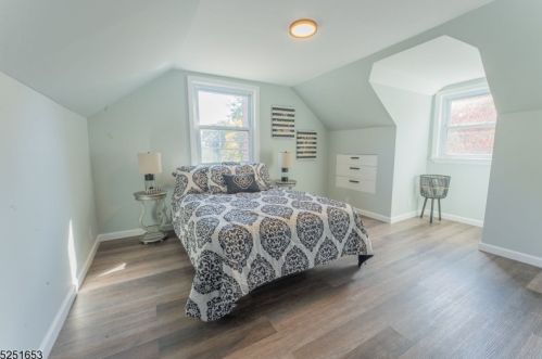 78 Henshaw Ave, Springfield NJ  07081-2210 exterior