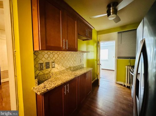 1250 Holbrook Ter, Washington DC 20002-2704 exterior