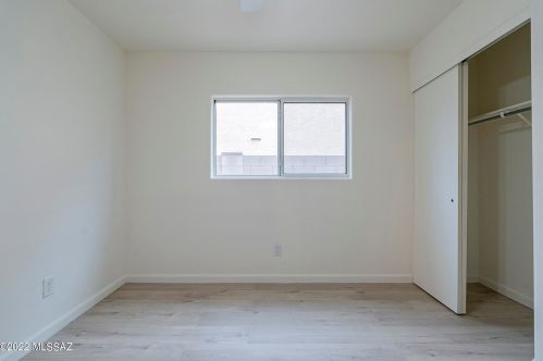 6419 Sunrise Vly Dr, Tucson AZ 85706-4979 exterior