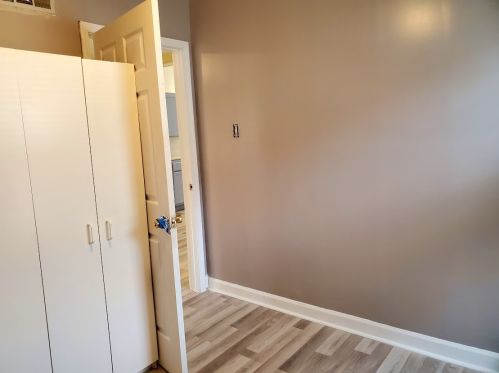 27 Maple Ave, Waukegan IL 60085-5330 exterior