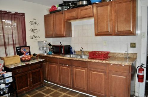 170 South St, Middletown NY 10940-5811 exterior