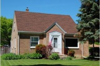 1630 Lawn Ave, Milwaukee WI  53209-5135 exterior