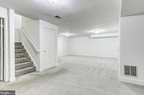 213 Creek Valley Ln, Rockville MD  20850-5603 exterior