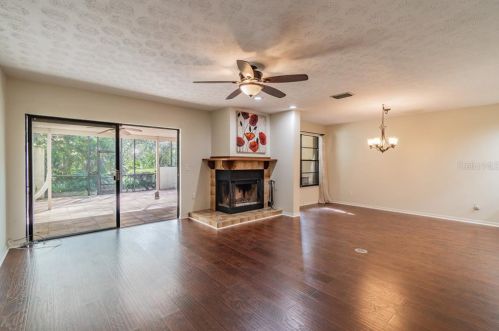 4220 Forester Ln, Tampa FL  33618-2726 exterior