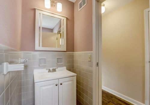 3160 Menomonee Riv Pkwy, Milwaukee WI 53222-3371 exterior