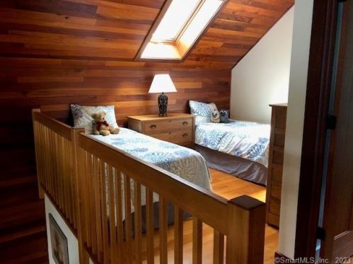 49 Sawmill Rd, Killingly CT 06241-1529 exterior