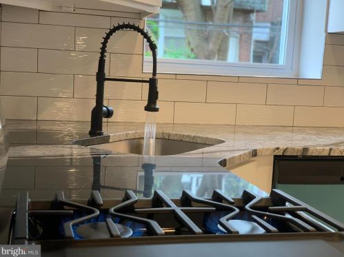 4914 9th St, Philadelphia PA  19141-3926 exterior