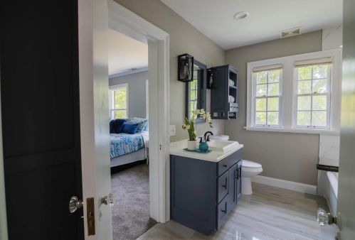 2726 Beverly Rd, Milwaukee WI  53211-2438 exterior