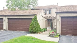 1461 Eastlake Dr, Chaska, MN 55318-2614