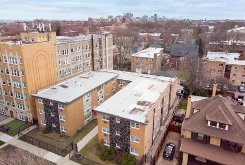 1529 Sherwin Ave, Chicago IL  60626-2141 exterior