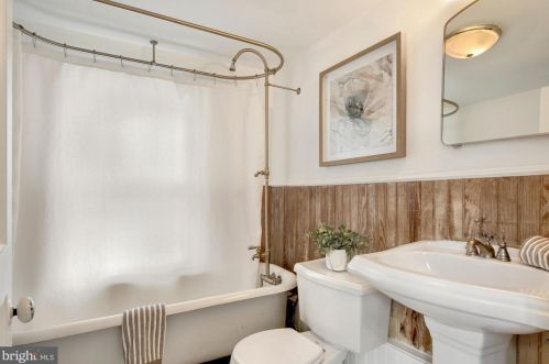 307 Great Falls Rd, Rockville MD exterior