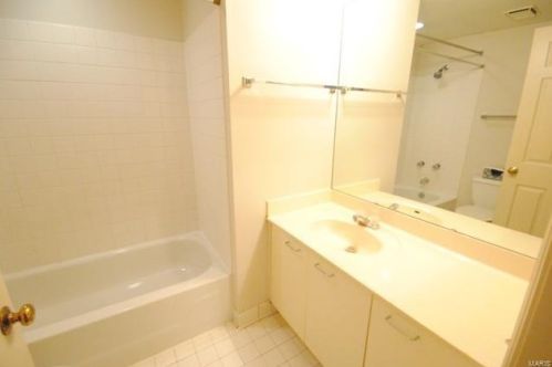 1851 10th St, Saint Louis MO 63104-3959 exterior