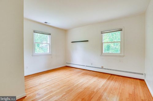 4301 Laurel Rd, Alexandria VA 22309-2520 exterior