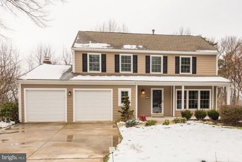 6284 Gentle Ln, Alexandria, VA 22310-2264