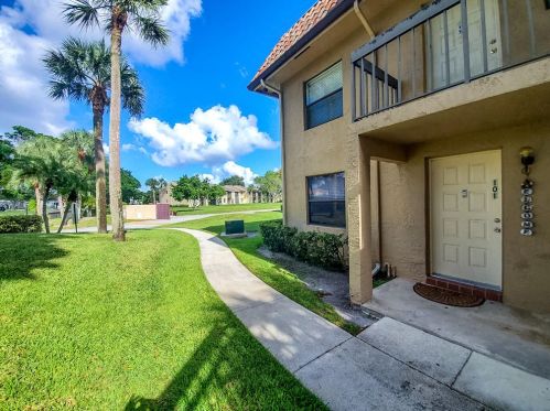 6704 Palmetto Cir, Boca Raton, FL 33433-3575