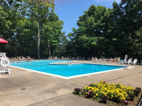 3 Stebbins Close, Ridgefield, CT 06877-3909